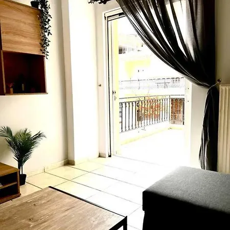 Modern With Garage Near The Square And Apartment Aigio