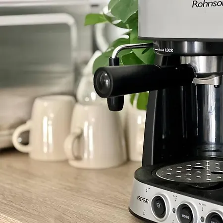 Modern With Garage Near The Square And Apartment *