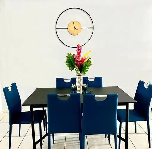 Modern With Garage Near The Square And Apartment Aigio