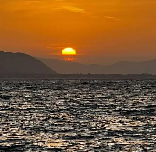 Modern With Garage Near The Square And Apartment