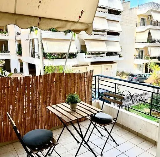 Modern With Garage Near The Square And Apartment *