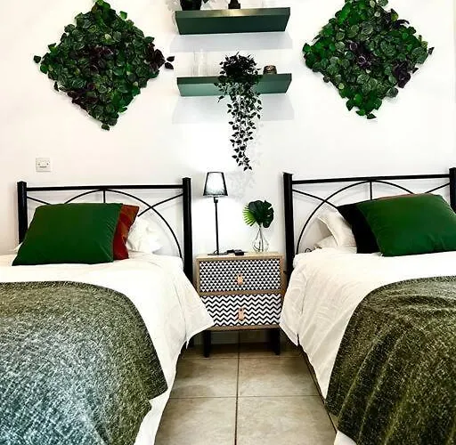 Modern With Garage Near The Square And * Aigio